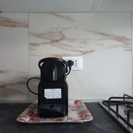 Apartament Wh - Un Posto Al Sole - Attico Monolocale Con Parcheggio Gratuito - 5 Minuti Dal Centro - Wifi San Remo Zewnętrze zdjęcie