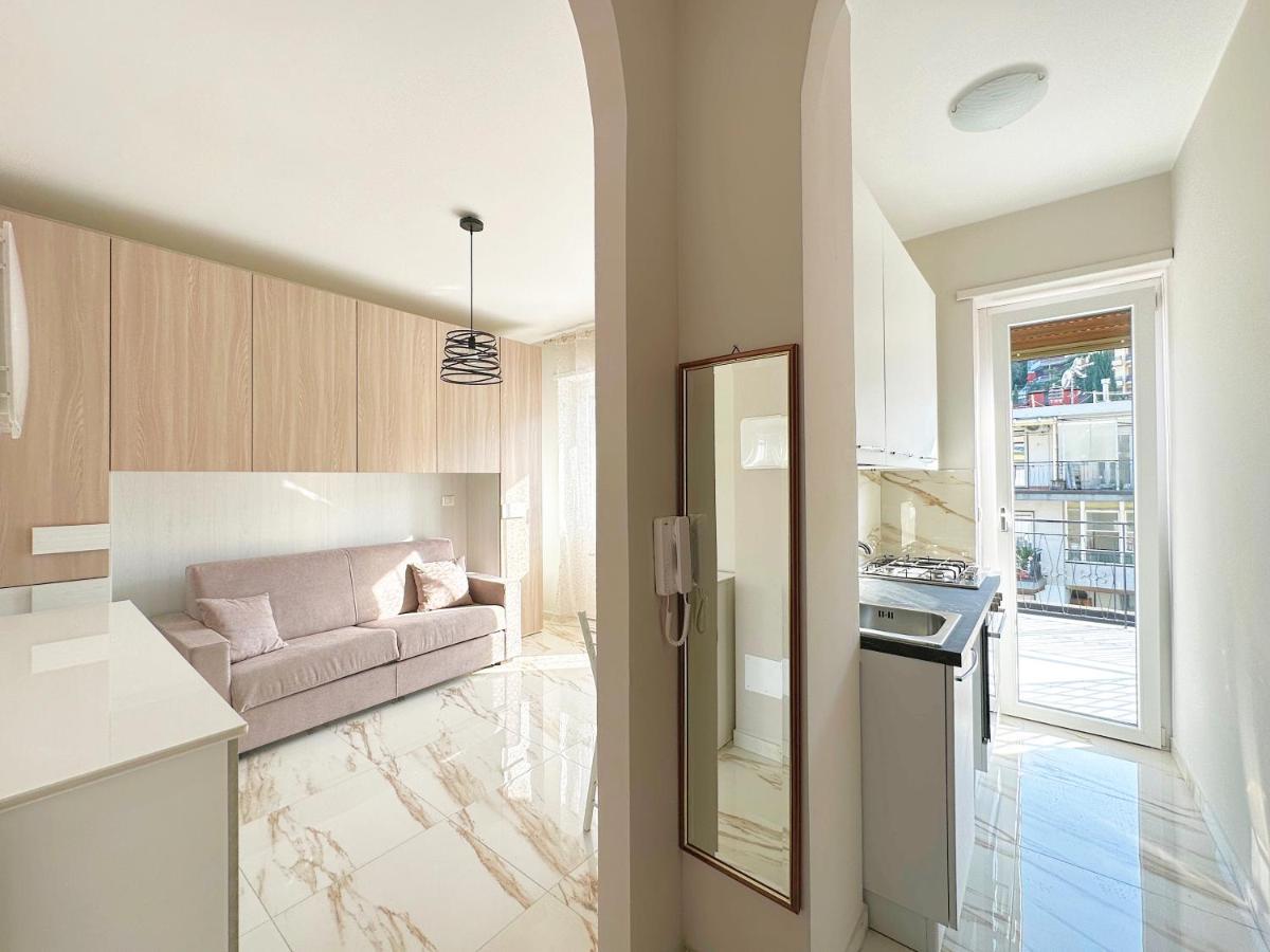 Apartament Wh - Un Posto Al Sole - Attico Monolocale Con Parcheggio Gratuito - 5 Minuti Dal Centro - Wifi San Remo Zewnętrze zdjęcie