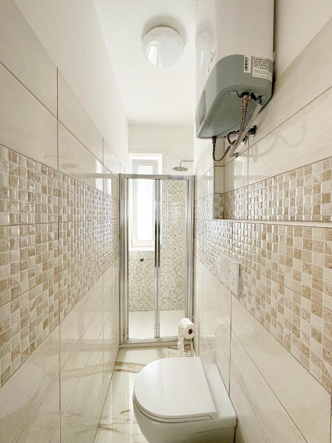 Apartament Wh - Un Posto Al Sole - Attico Monolocale Con Parcheggio Gratuito - 5 Minuti Dal Centro - Wifi San Remo Zewnętrze zdjęcie