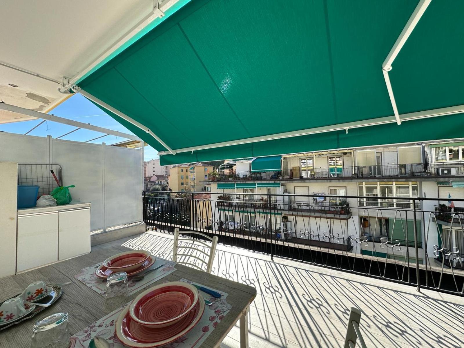 Apartament Wh - Un Posto Al Sole - Attico Monolocale Con Parcheggio Gratuito - 5 Minuti Dal Centro - Wifi San Remo Zewnętrze zdjęcie